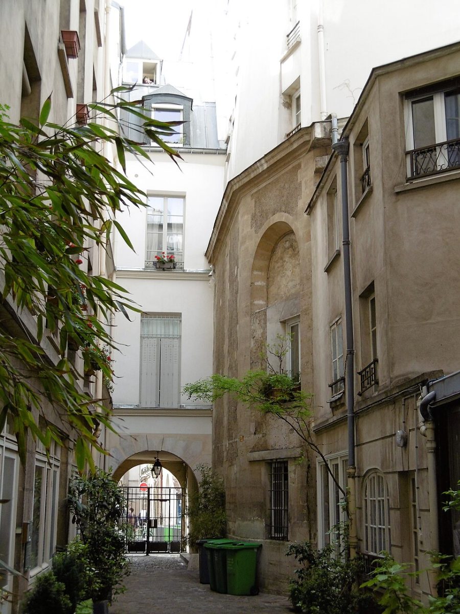 Rue des Archives ancienne chapelle des Enfants rouges
